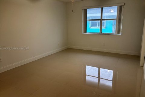 Copropriété à louer à Homestead, Floride: 2 chambres, 107.77 m2 № 1889421 - photo 9