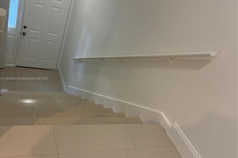 Copropriété à louer à Homestead, Floride: 2 chambres, 107.77 m2 № 1889421 - photo 16