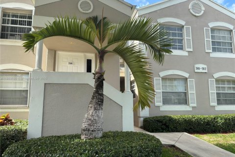Copropriété à louer à Homestead, Floride: 2 chambres, 107.77 m2 № 1889421 - photo 1