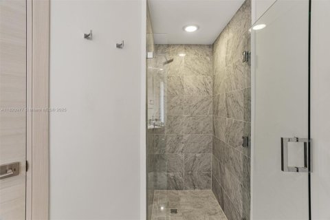 Copropriété à vendre à Miami, Floride: 2 chambres № 1888840 - photo 22