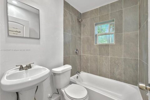 Immobilier commercial à vendre à Miami, Floride: 124.67 m2 № 1834479 - photo 14