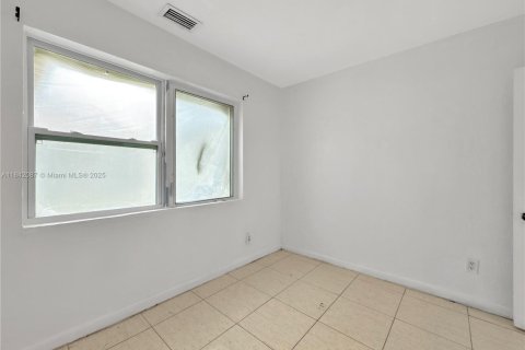 Immobilier commercial à vendre à Miami, Floride: 124.67 m2 № 1834479 - photo 10