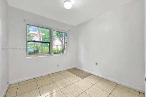 Immobilier commercial à vendre à Miami, Floride: 124.67 m2 № 1834479 - photo 8