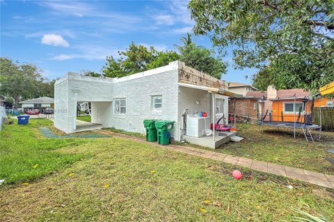 Immobilier commercial à vendre à Miami, Floride: 124.67 m2 № 1834479 - photo 3