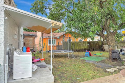 Immobilier commercial à vendre à Miami, Floride: 124.67 m2 № 1834479 - photo 4