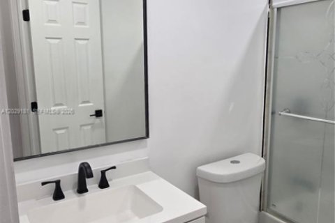 Villa ou maison à louer à Fort Lauderdale, Floride: 3 chambres, 127.18 m2 № 2084829 - photo 10