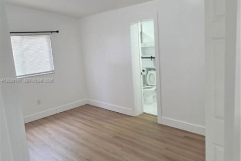 Villa ou maison à louer à Fort Lauderdale, Floride: 3 chambres, 127.18 m2 № 2084829 - photo 13