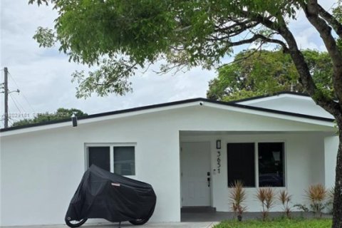 Villa ou maison à Fort Lauderdale, Floride 3 chambres, 127.18 m2 № 2084829