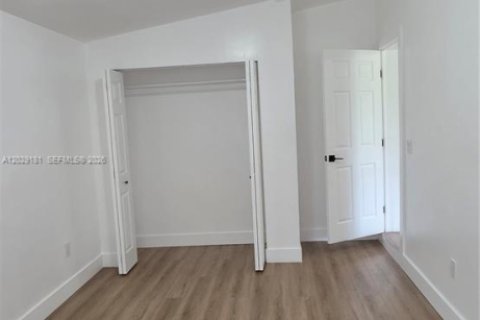 Villa ou maison à louer à Fort Lauderdale, Floride: 3 chambres, 127.18 m2 № 2084829 - photo 14