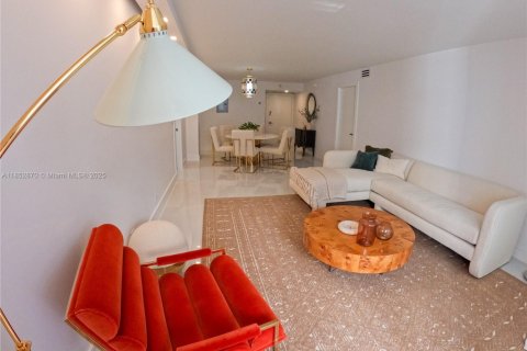 Condominio en venta en Miami Beach, Florida, 2 dormitorios, 112.04 m2 № 1874951 - foto 10