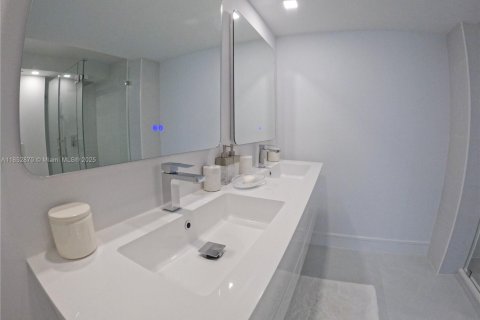 Condominio en venta en Miami Beach, Florida, 2 dormitorios, 112.04 m2 № 1874951 - foto 24