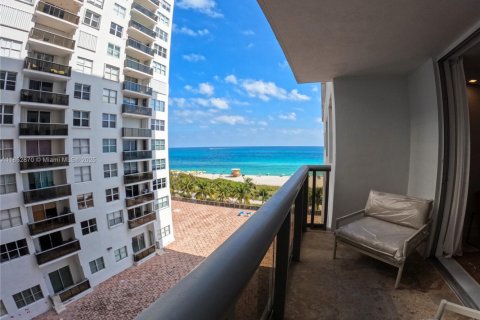 Condominio en venta en Miami Beach, Florida, 2 dormitorios, 112.04 m2 № 1874951 - foto 26