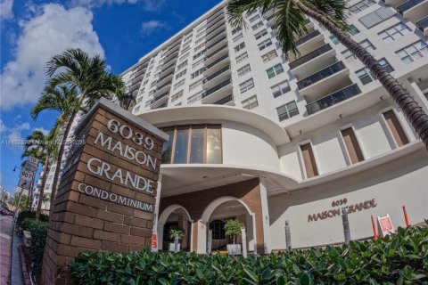 Condominio en venta en Miami Beach, Florida, 2 dormitorios, 112.04 m2 № 1874951 - foto 1