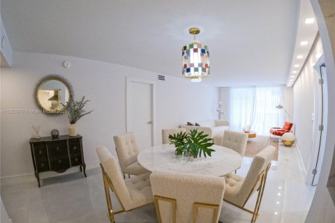 Condominio en venta en Miami Beach, Florida, 2 dormitorios, 112.04 m2 № 1874951 - foto 8