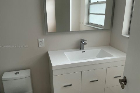 Copropriété à louer à Hallandale Beach, Floride: 1 chambre, 85.47 m2 № 1768245 - photo 7