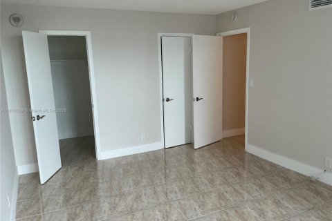 Copropriété à louer à Hallandale Beach, Floride: 1 chambre, 85.47 m2 № 1768245 - photo 13