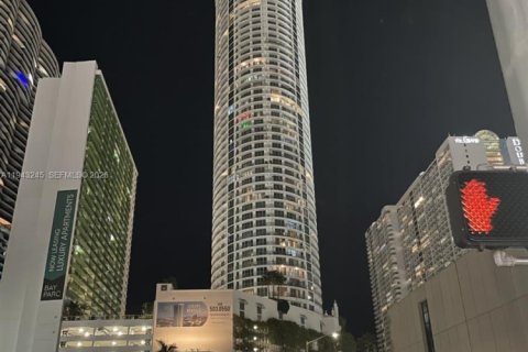 Copropriété à louer à Miami, Floride: 1 chambre, 76.27 m2 № 1999555 - photo 4