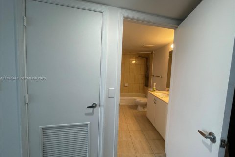 Copropriété à louer à Miami, Floride: 1 chambre, 76.27 m2 № 1999555 - photo 25