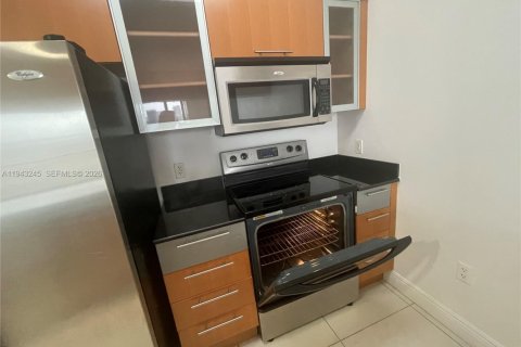 Copropriété à louer à Miami, Floride: 1 chambre, 76.27 m2 № 1999555 - photo 13