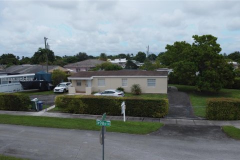 Villa ou maison à Miami, Floride 3 chambres, 141.49 m2 № 2400731
