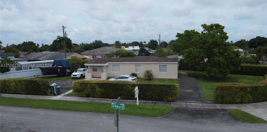 Villa ou maison à Miami, Floride 3 chambres, 141.49 m2 № 2400731