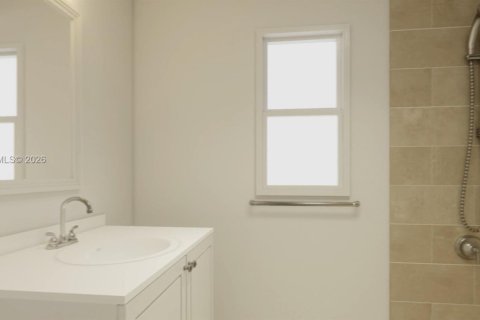 Villa ou maison à vendre à Miami, Floride: 3 chambres, 141.49 m2 № 2400731 - photo 5