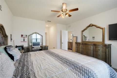 House in Haines City, Florida 3 bedrooms, 160.26 sq.m. № 2195935 - photo 17