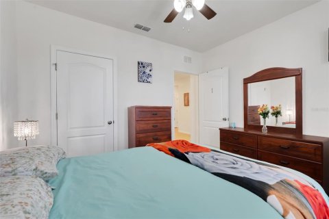 House in Haines City, Florida 3 bedrooms, 160.26 sq.m. № 2195935 - photo 25