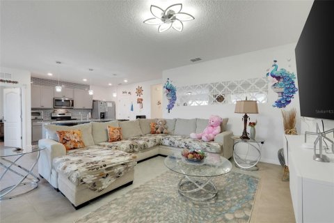 House in Haines City, Florida 3 bedrooms, 160.26 sq.m. № 2195935 - photo 9