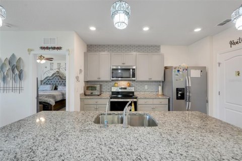 House in Haines City, Florida 3 bedrooms, 160.26 sq.m. № 2195935 - photo 14