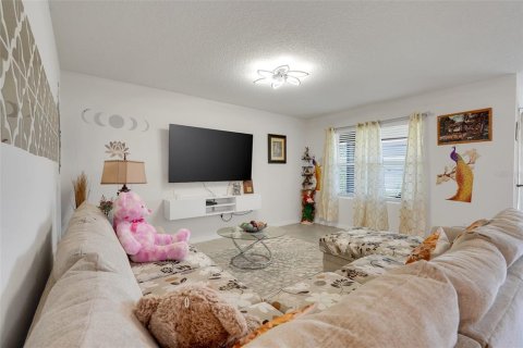House in Haines City, Florida 3 bedrooms, 160.26 sq.m. № 2195935 - photo 8