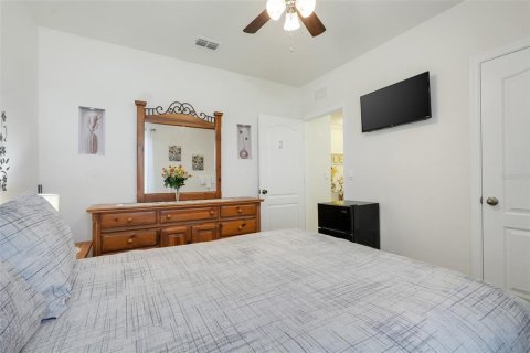 House in Haines City, Florida 3 bedrooms, 160.26 sq.m. № 2195935 - photo 21