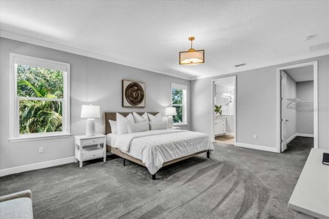House in Tampa, Florida 4 bedrooms, 276.29 sq.m. № 1866114 - photo 30