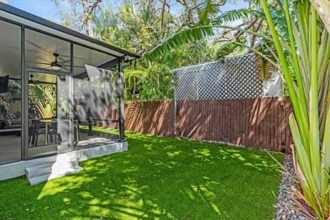 House in Tampa, Florida 4 bedrooms, 276.29 sq.m. № 1866114 - photo 25