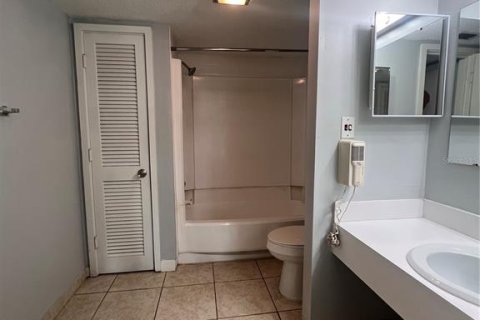 Condo in Haines City, Florida, 1 bedroom  № 1525840 - photo 9