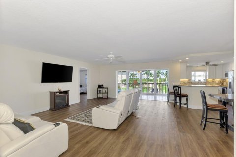 Condo in Punta Gorda, Florida, 3 bedrooms  № 2166665 - photo 8
