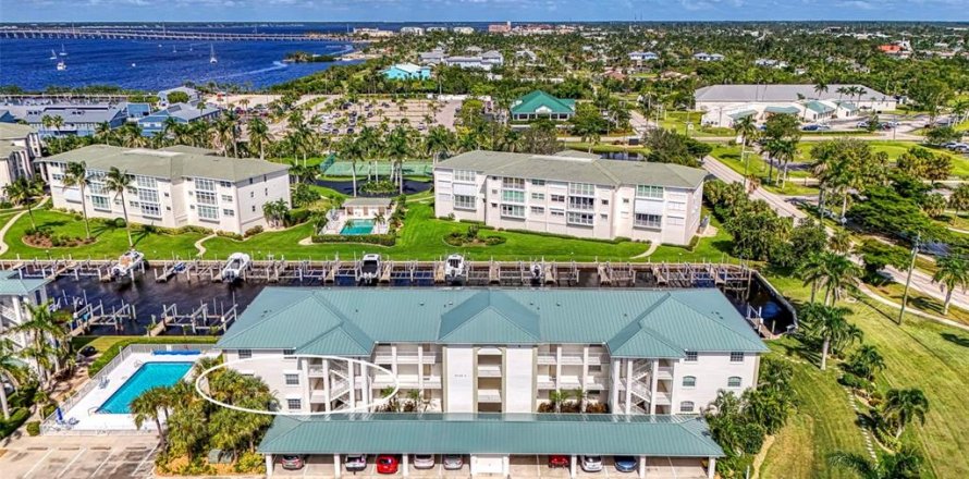Condo in Punta Gorda, Florida, 3 bedrooms  № 2166665