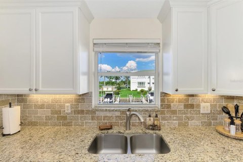 Condo in Punta Gorda, Florida, 3 bedrooms  № 2166665 - photo 27