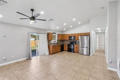 Villa ou maison à vendre à Apopka, Floride: 3 chambres, 110.18 m2 № 2312450 - photo 4