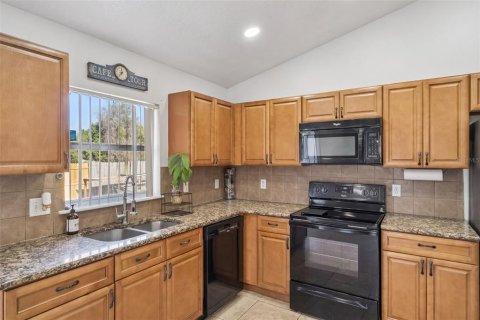 Villa ou maison à vendre à Apopka, Floride: 3 chambres, 110.18 m2 № 2312450 - photo 5