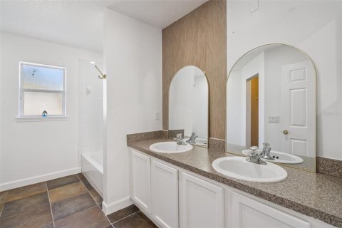 Villa ou maison à vendre à Apopka, Floride: 3 chambres, 110.18 m2 № 2312450 - photo 8
