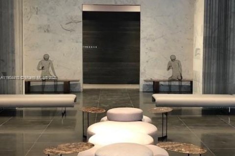 Condo in Miami, Florida, 2 bedrooms  № 2062373 - photo 19