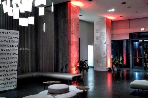 Condo in Miami, Florida, 2 bedrooms  № 2062373 - photo 18