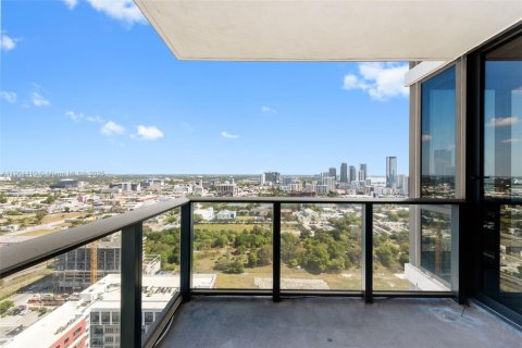 Condo in Miami, Florida, 2 bedrooms  № 2062373 - photo 15