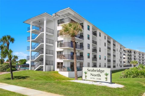Condo in Ormond-by-the-Sea, Florida, 2 bedrooms № 2386621
