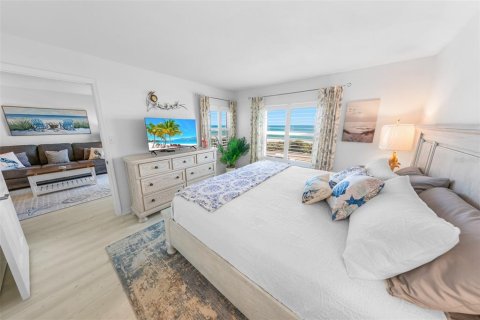 Condo in Ormond-by-the-Sea, Florida, 2 bedrooms № 2386621 - photo 13