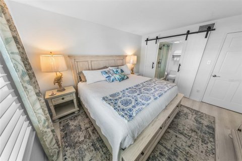 Condo in Ormond-by-the-Sea, Florida, 2 bedrooms № 2386621 - photo 17