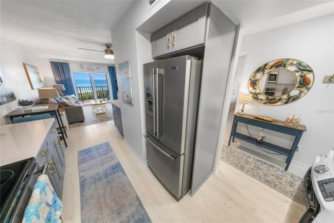 Condo in Ormond-by-the-Sea, Florida, 2 bedrooms № 2386621 - photo 10