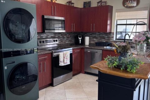 Casa en venta en Coral Springs, Florida, 3 dormitorios, 129.13 m2 № 2044621 - foto 10