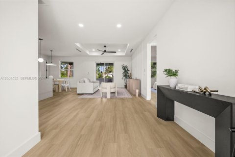 House in Lehigh Acres, Florida 3 bedrooms, 142.7 sq.m. № 2068622 - photo 5